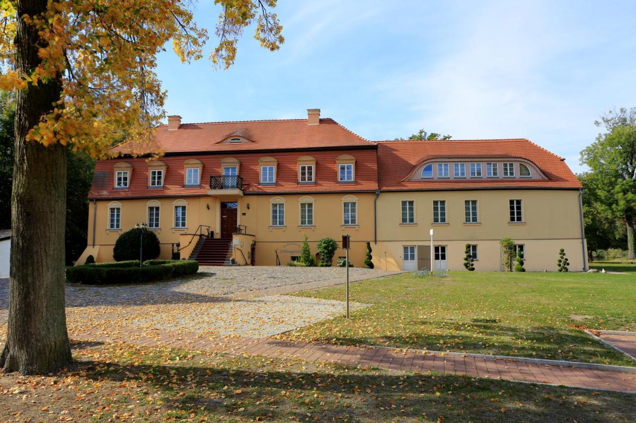 Schloss เซห์เดนิค ภายนอก รูปภาพ
